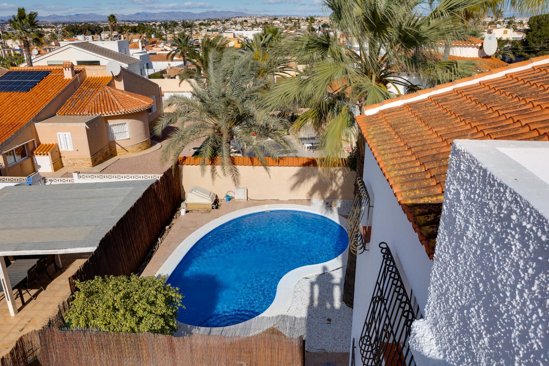 Terrace in villa for sale in Torrevieja