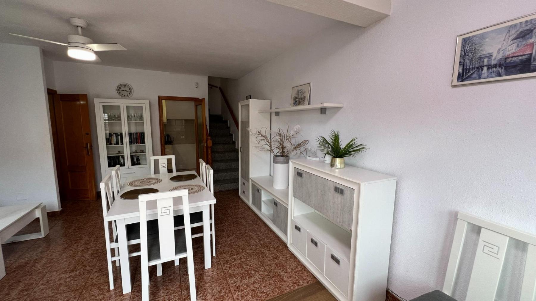 Discover your new home in Torrevieja, in a quiet and well-connected residential area, perfect for ye