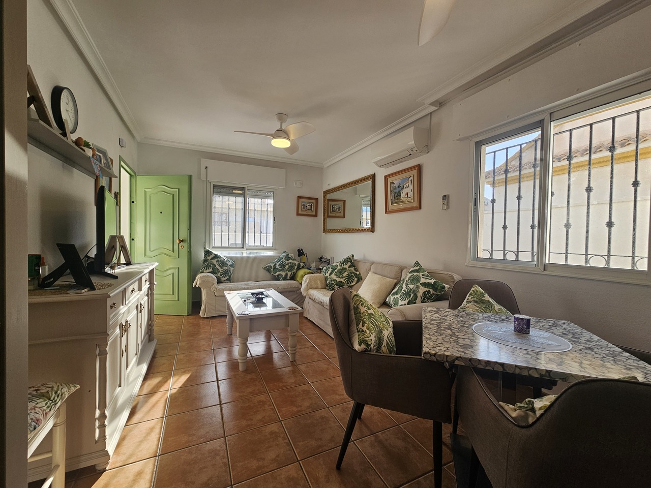 Garden in bungalow for sale in La Zenia