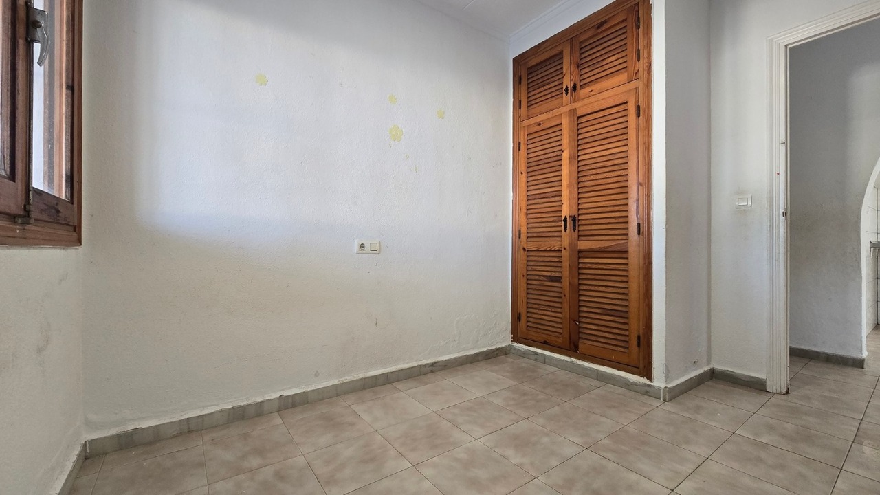Master bedroom in villa for sale in El Chaparral