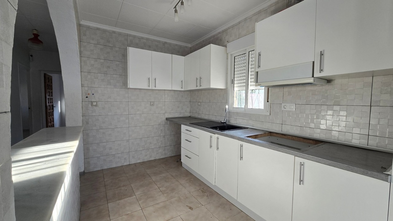 Dining area in villa for sale in El Chaparral