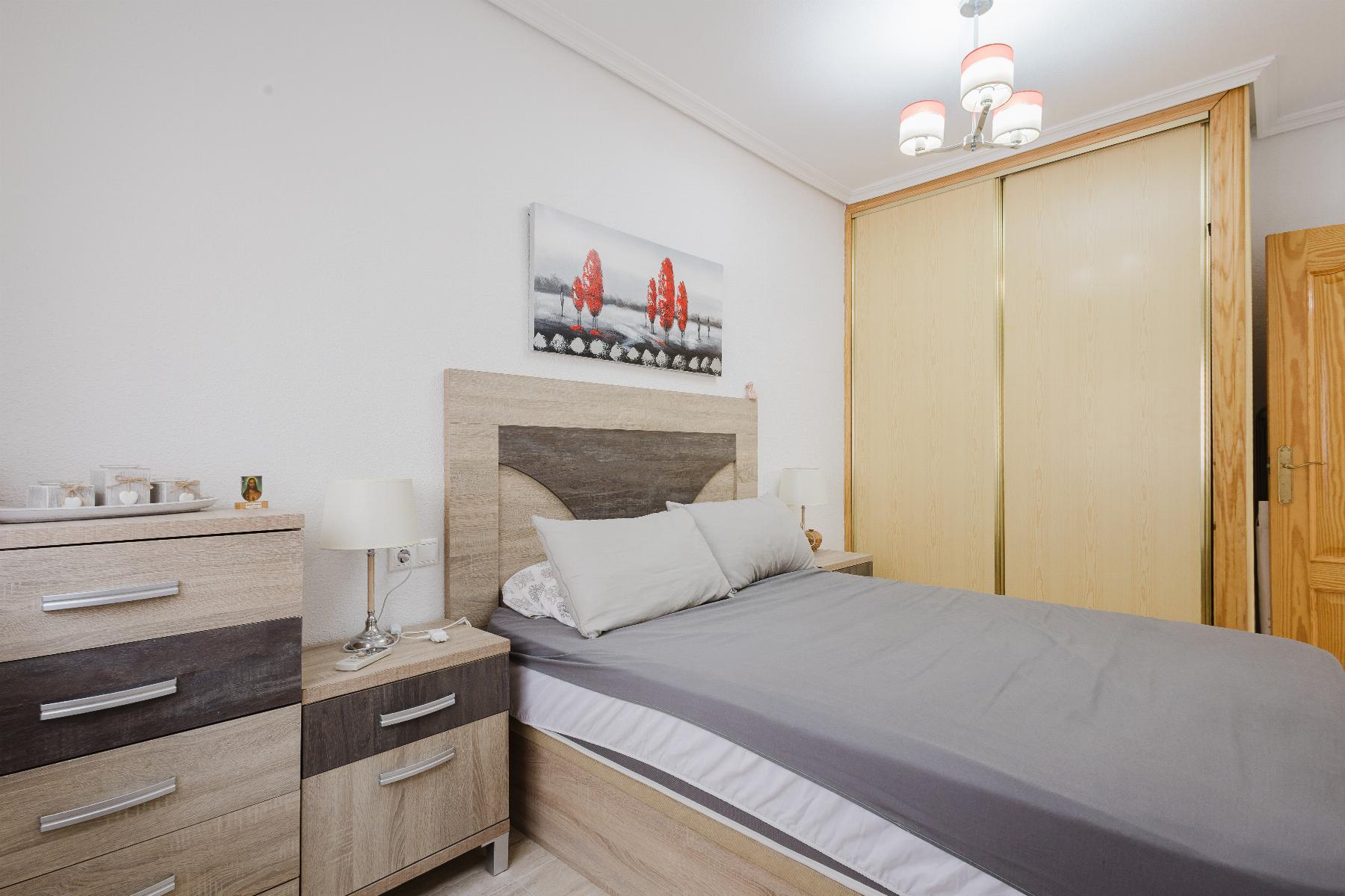 Master bedroom in apartment for sale in Torrevieja