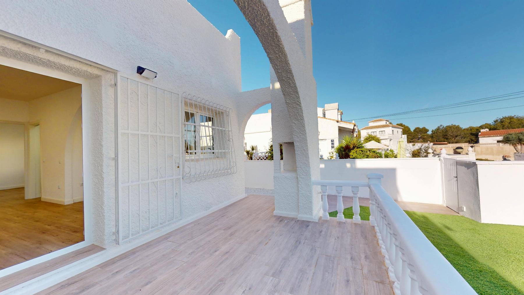 Exterior view in bungalow for sale in Orihuela Costa