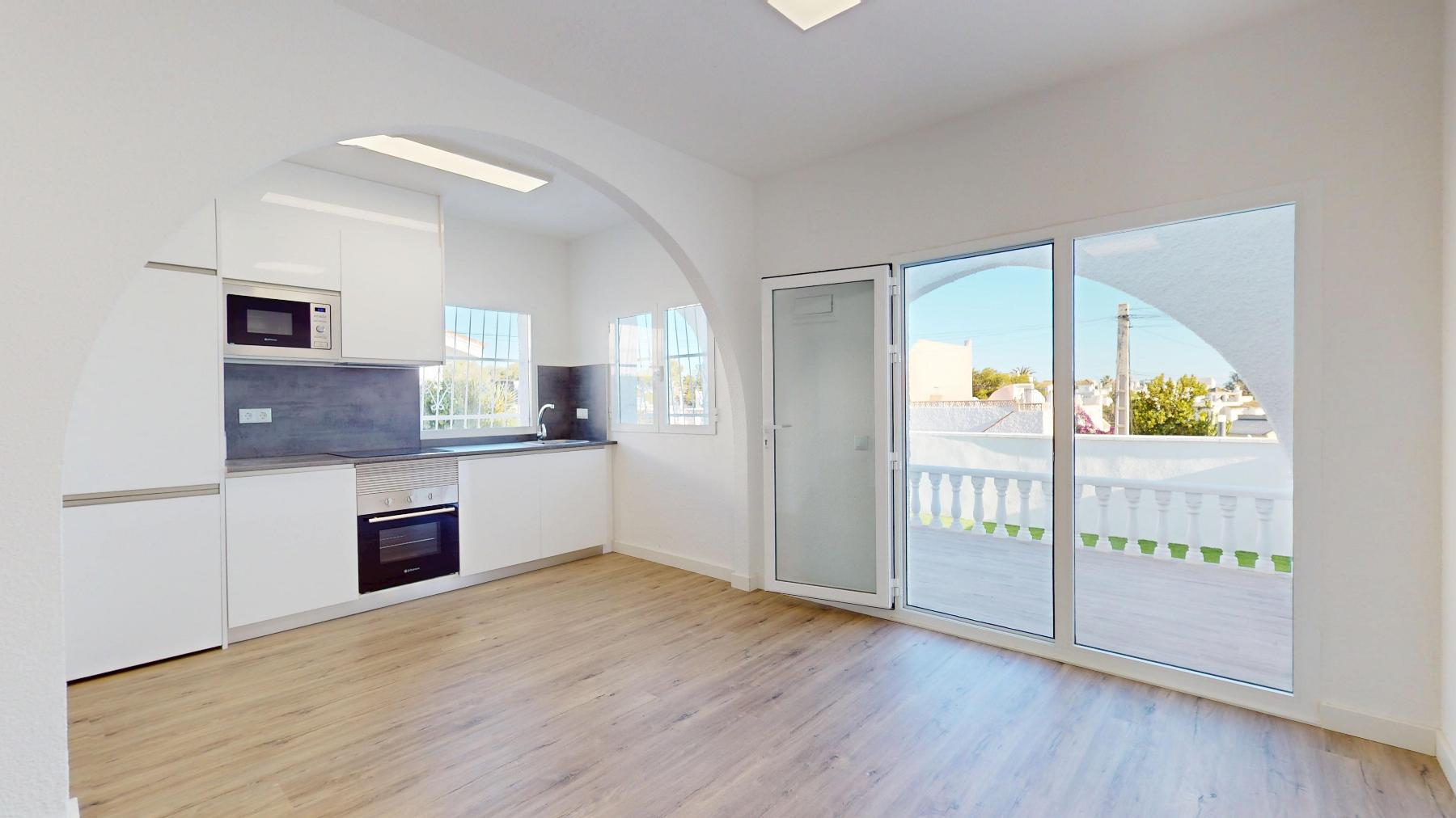 Garden in bungalow for sale in Orihuela Costa
