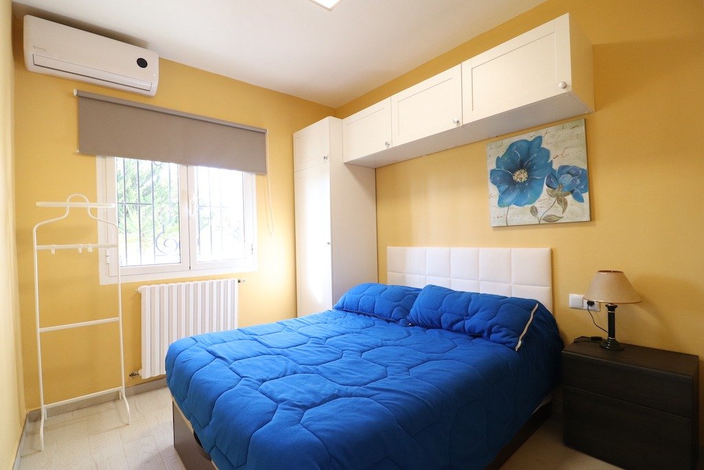 Bathroom in villa for sale in Torrevieja