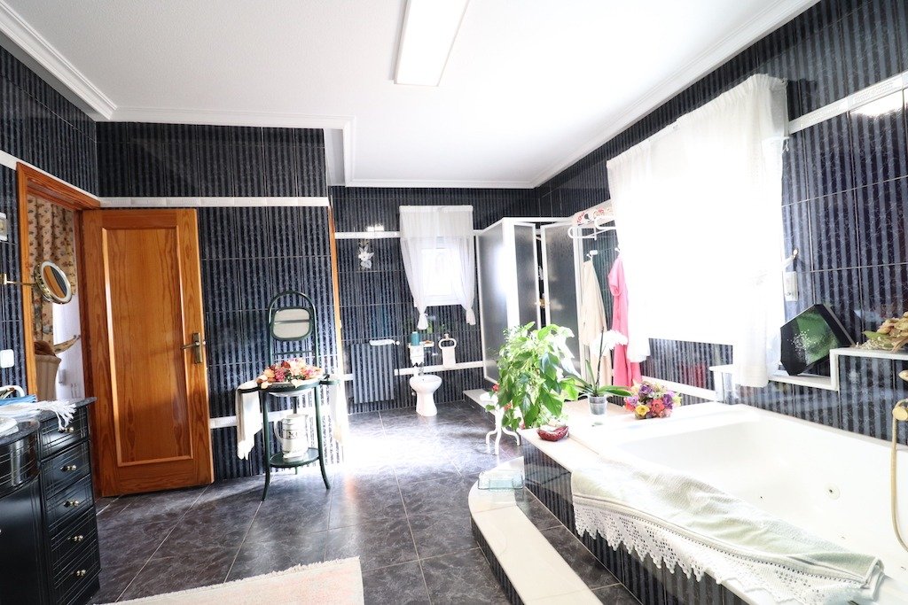 Garden in villa for sale in Torrevieja
