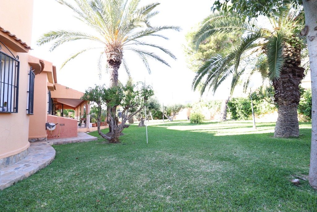 Exterior view in villa for sale in Torrevieja