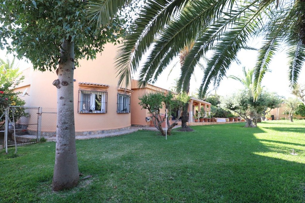 Bathroom in villa for sale in Torrevieja