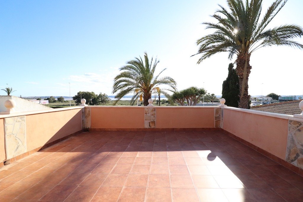 Terrace in villa for sale in Torrevieja