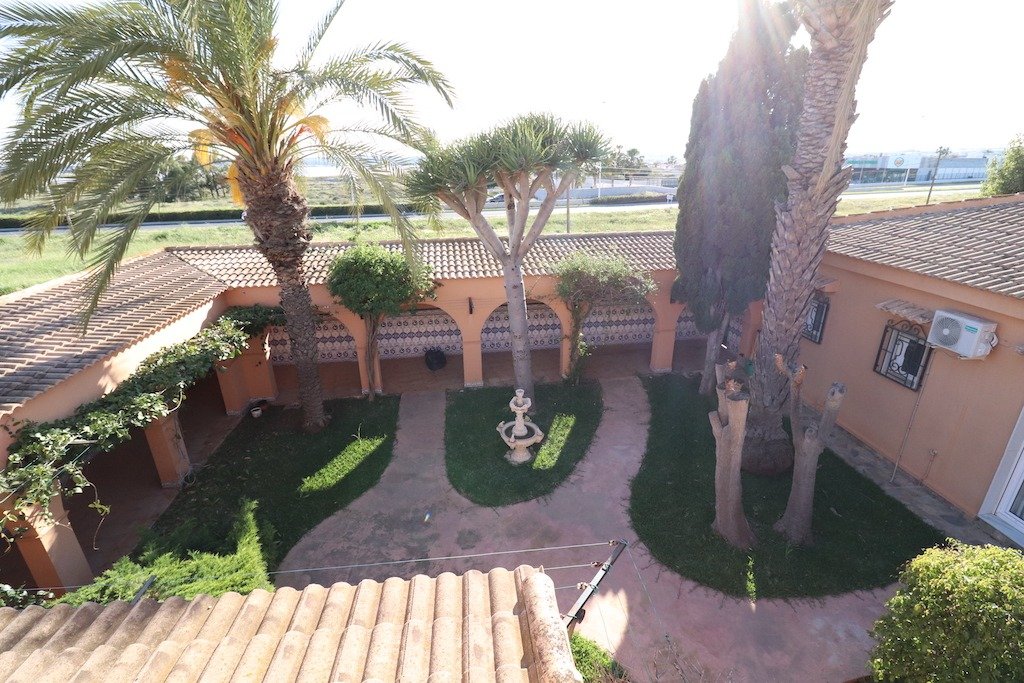 Pool area in villa for sale in Torrevieja
