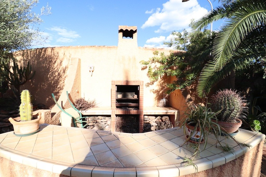 Garden in villa for sale in Torrevieja