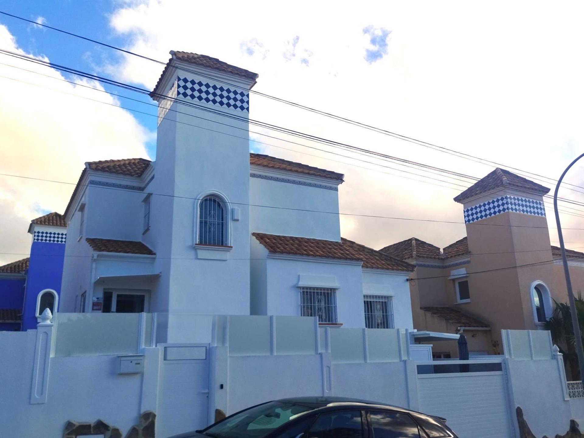Garden in villa for sale in San Miguel de Salinas