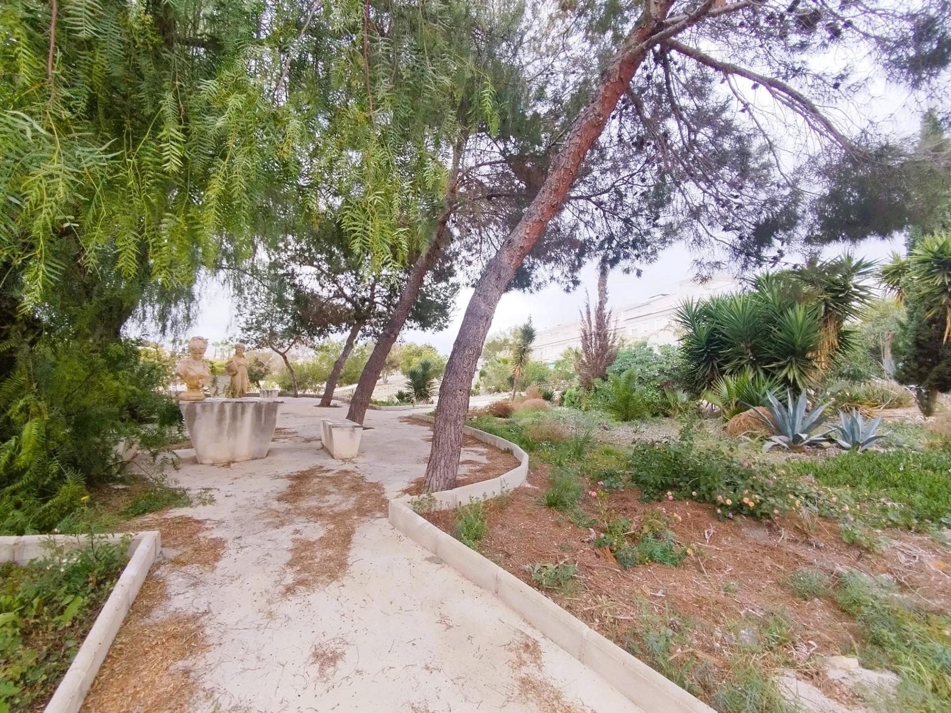 Dining area in villa for sale in San Miguel de Salinas