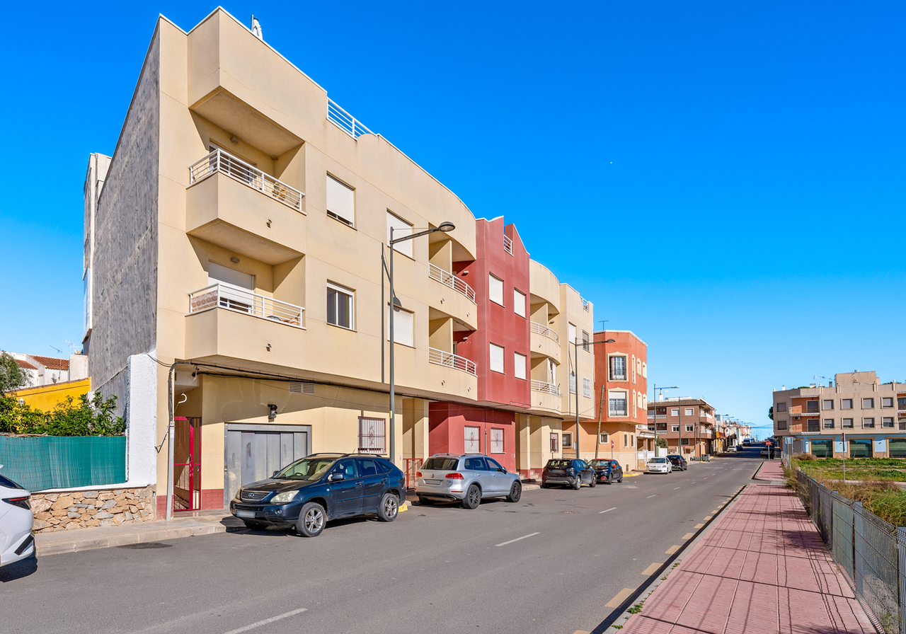 Dining area in apartment for sale in Algorfa