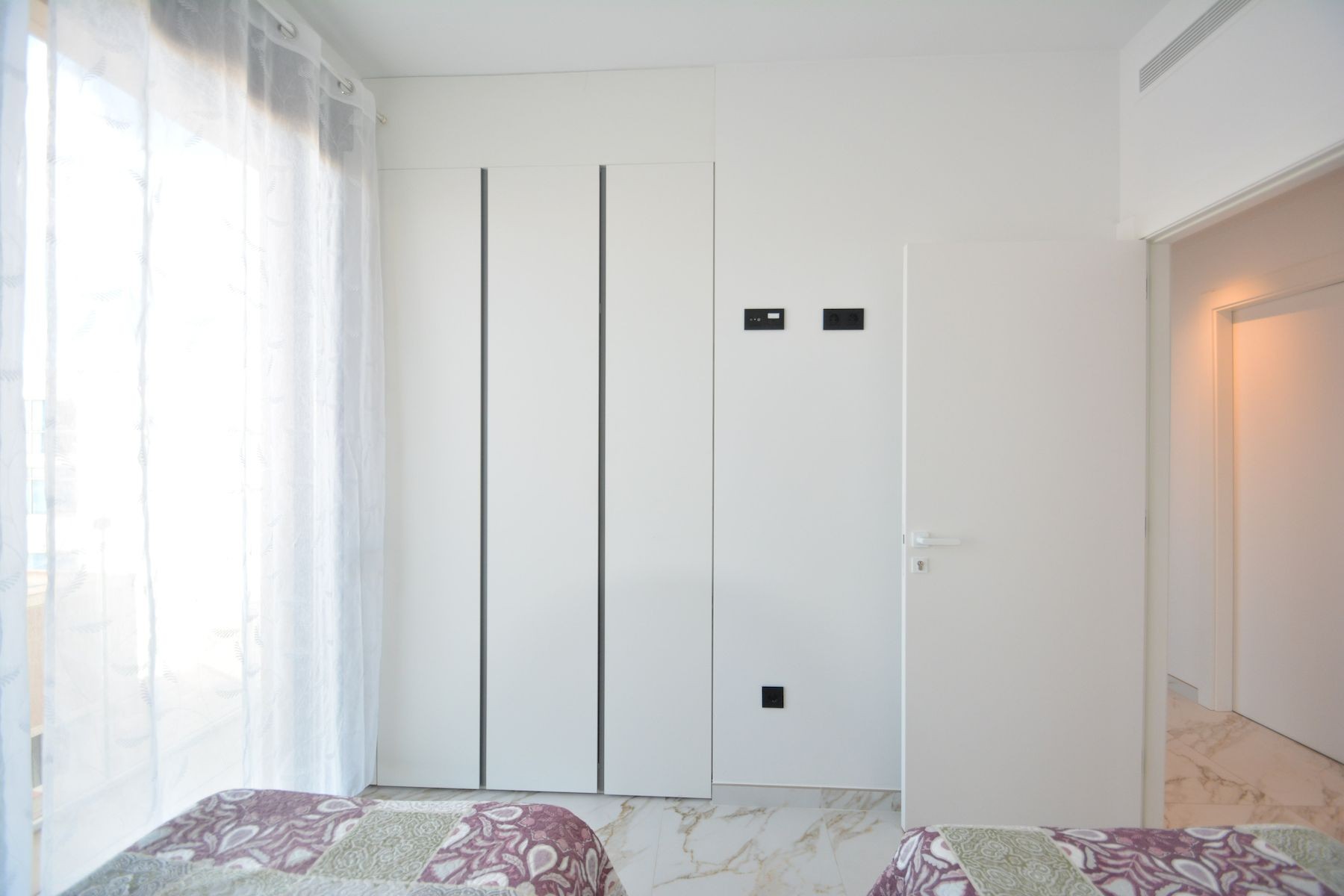 Master bedroom in apartment for sale in Guardamar del Segura