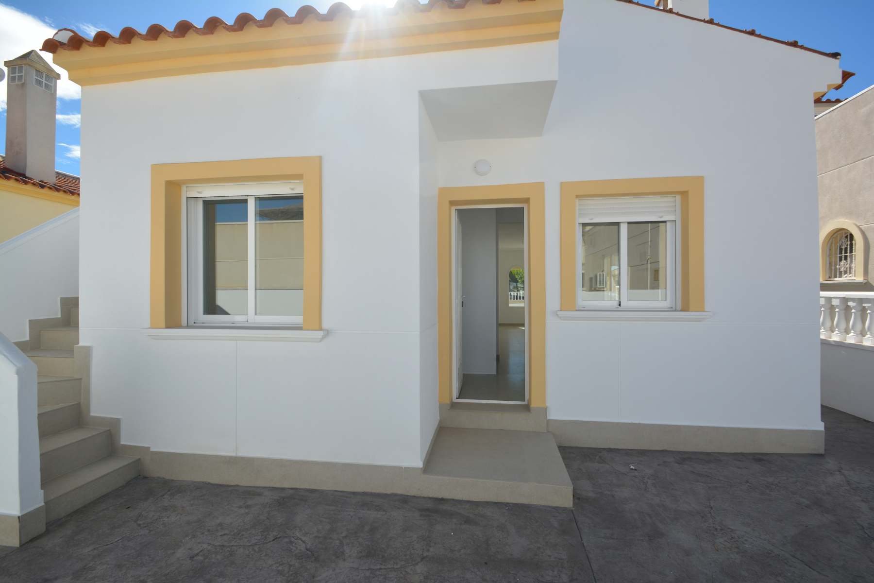 Bedroom in villa for sale in Algorfa