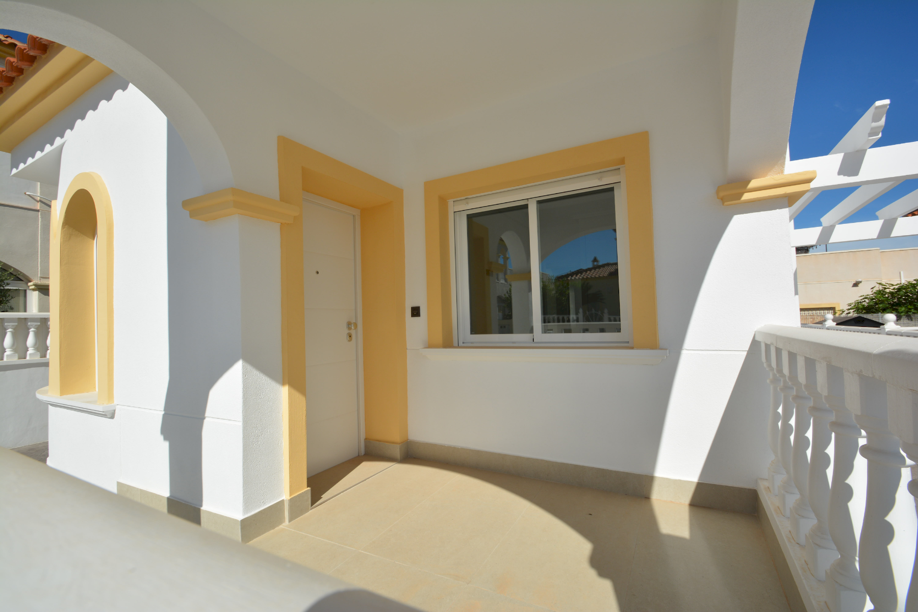Master bedroom in villa for sale in Algorfa