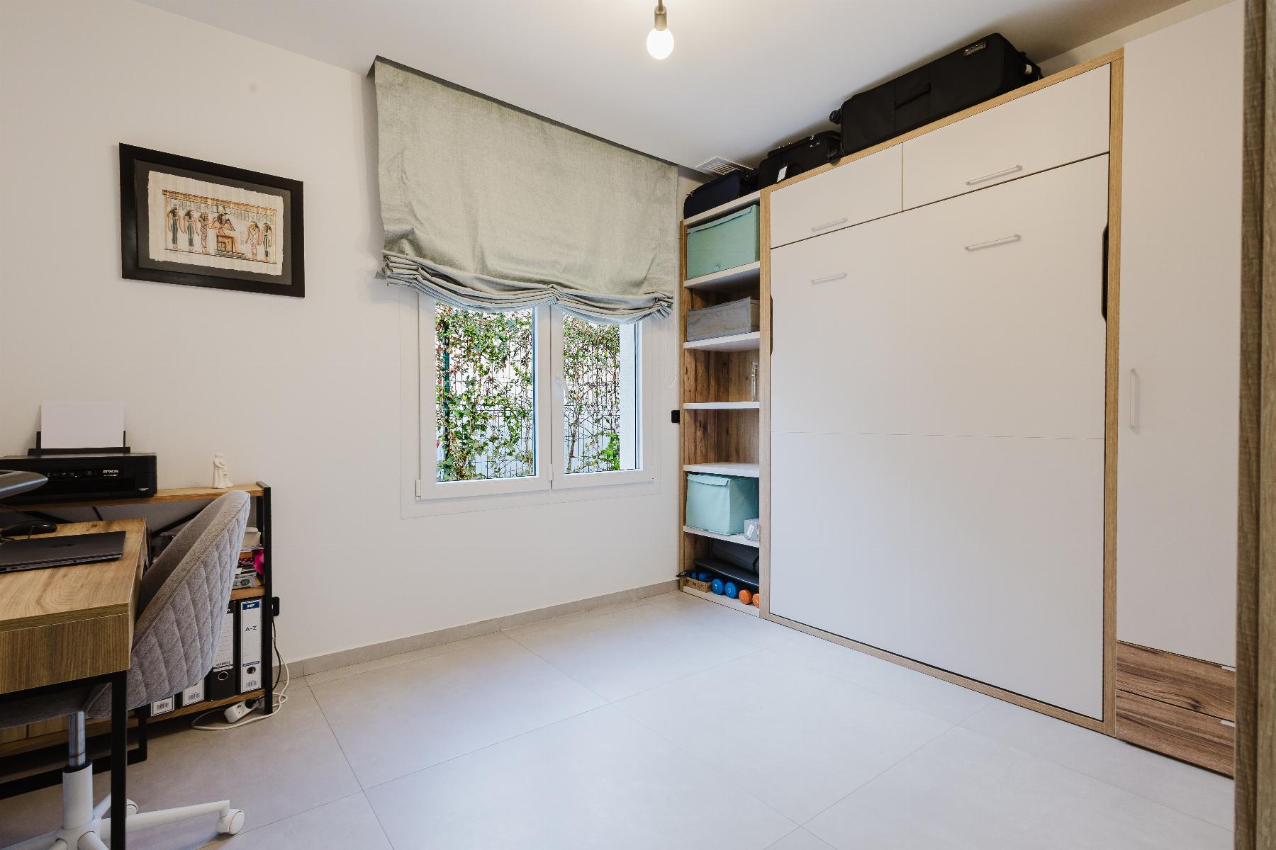 Master bedroom in villa for sale in Algorfa