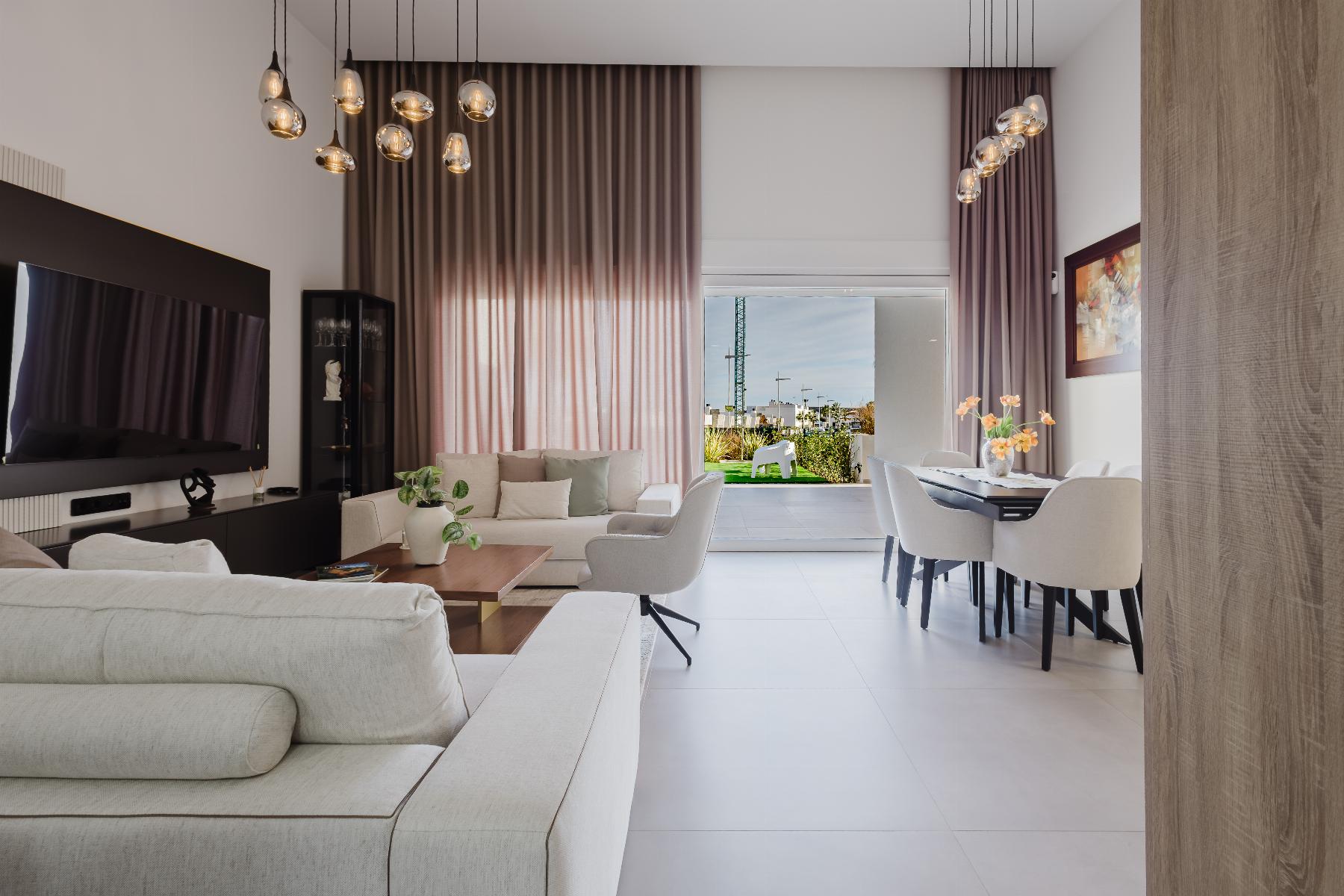 Bedroom in villa for sale in Algorfa