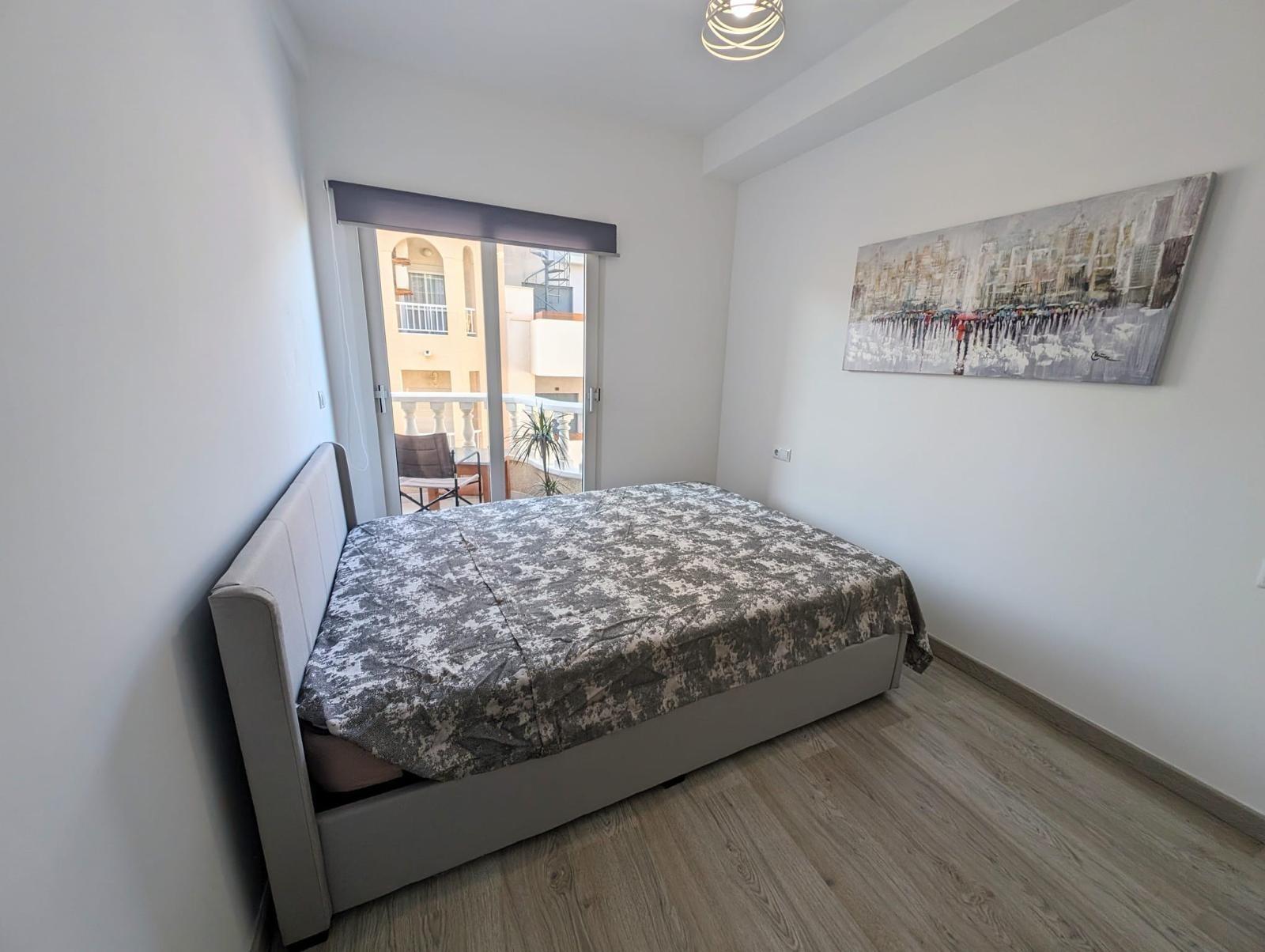 Refurbished one-bedroom flat with sea views in Torrevieja This charming one-bedroom flat, located on