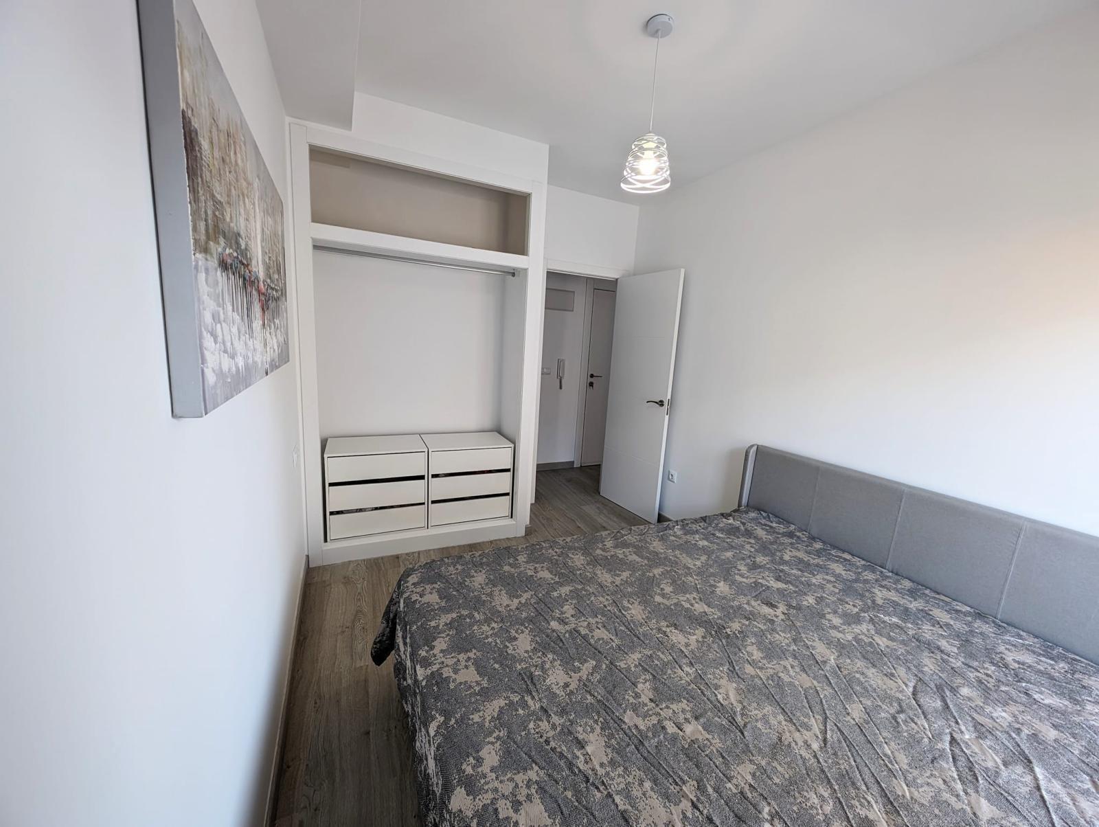 Refurbished one-bedroom flat with sea views in Torrevieja This charming one-bedroom flat, located on