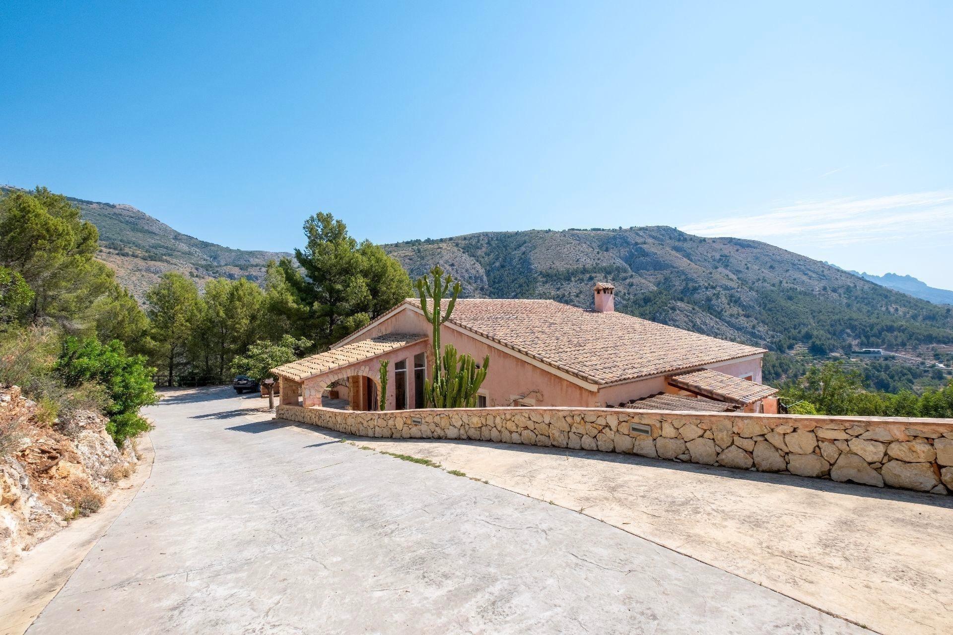 Garden in villa for sale in Altea