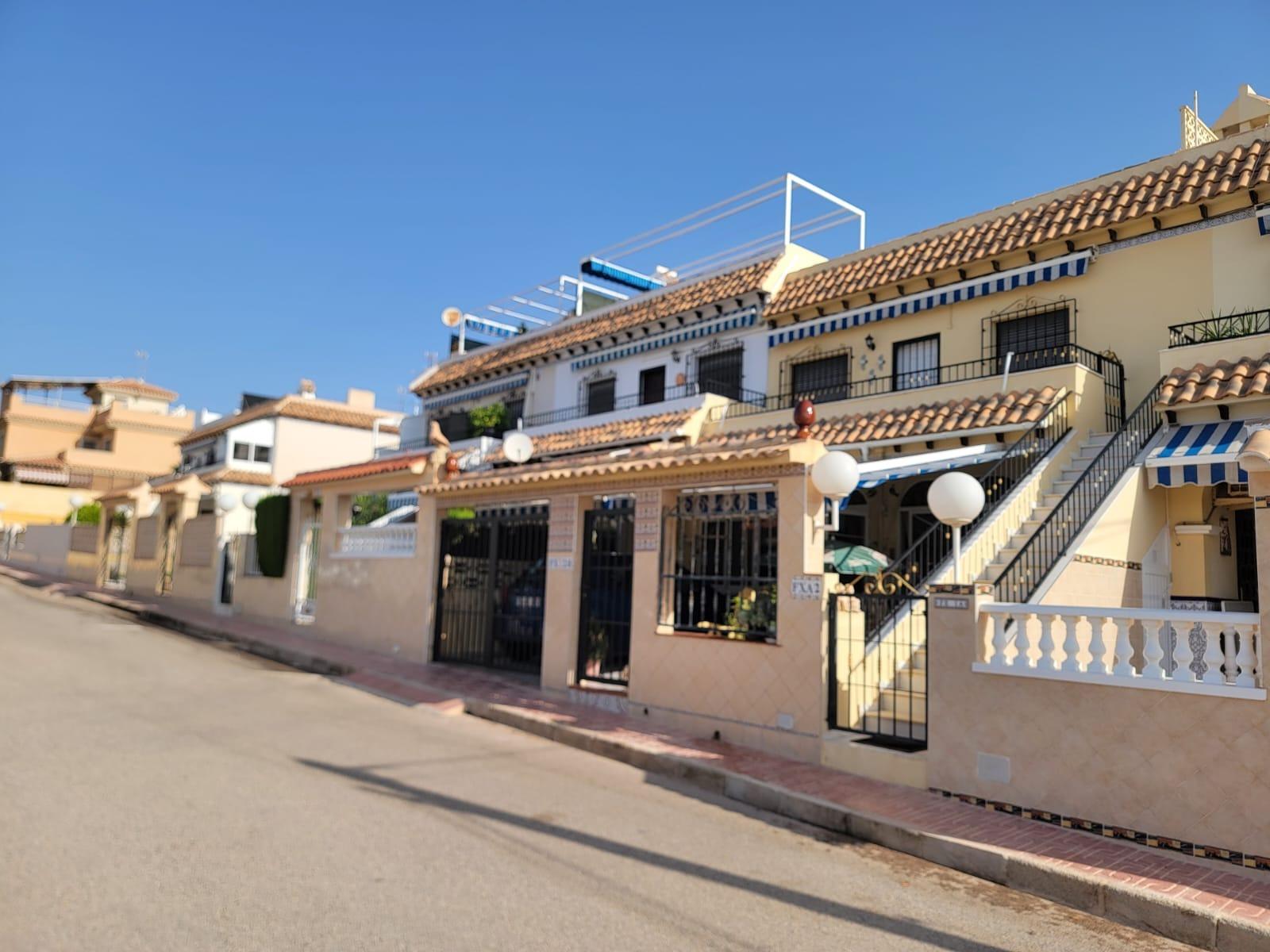 Master bedroom in bungalow for sale in Torrevieja