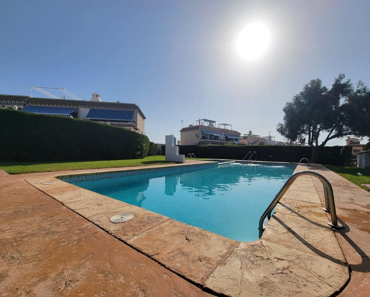 Terrace in bungalow for sale in Torrevieja