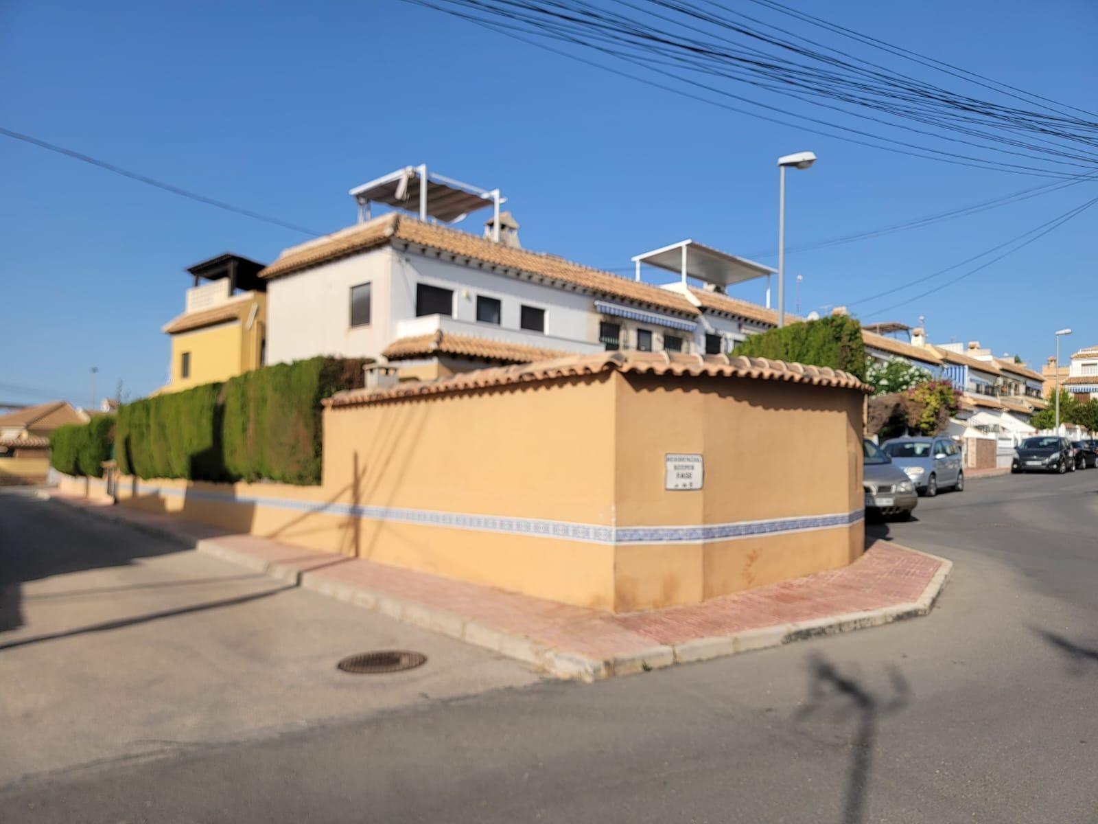 Garden in bungalow for sale in Torrevieja