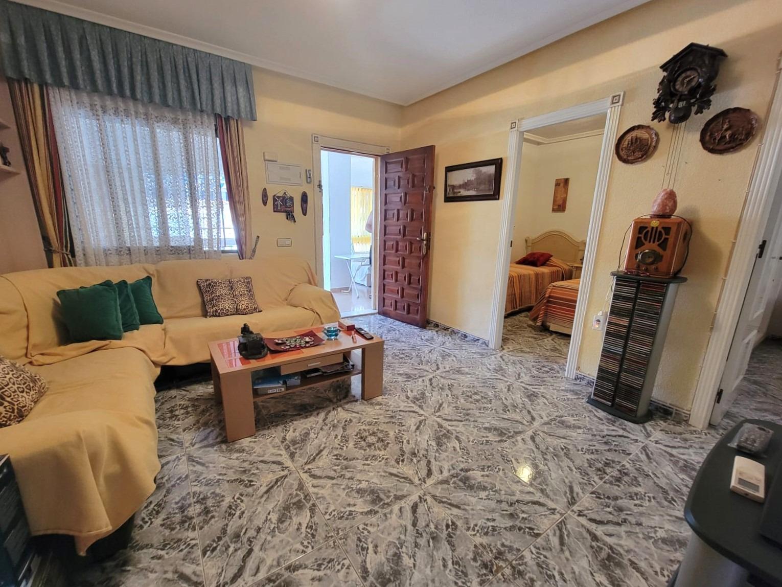 Terrace in bungalow for sale in Torrevieja