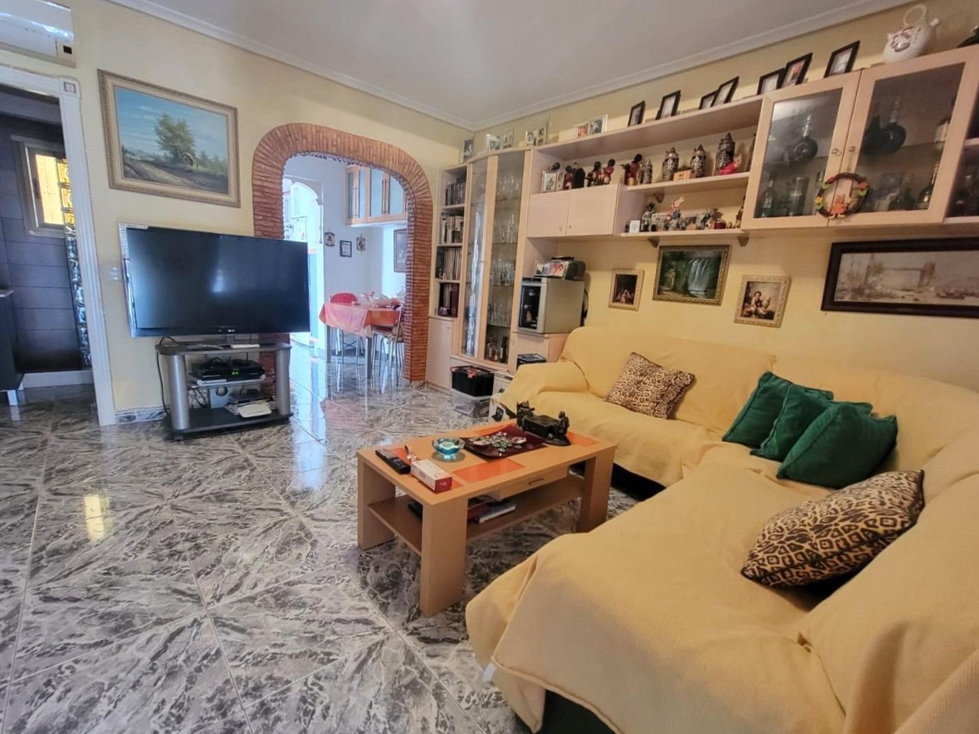 Garden in bungalow for sale in Torrevieja