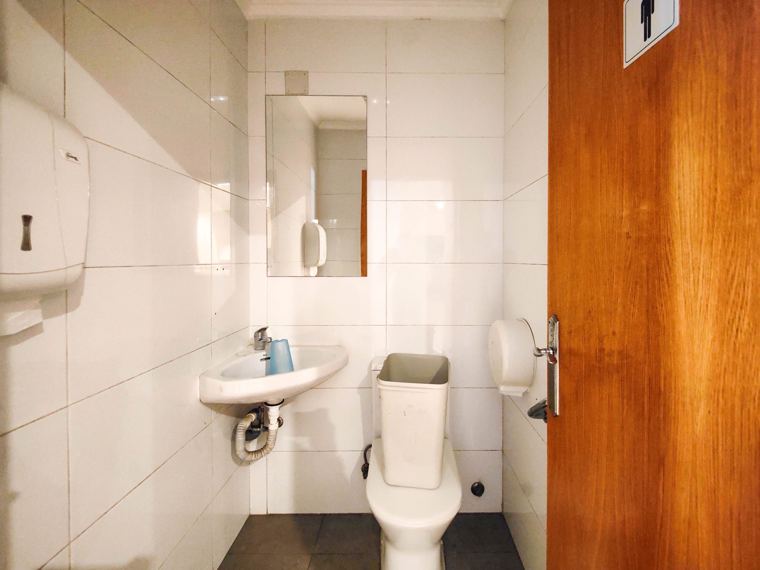 Master bedroom in commercial for sale in Torrevieja