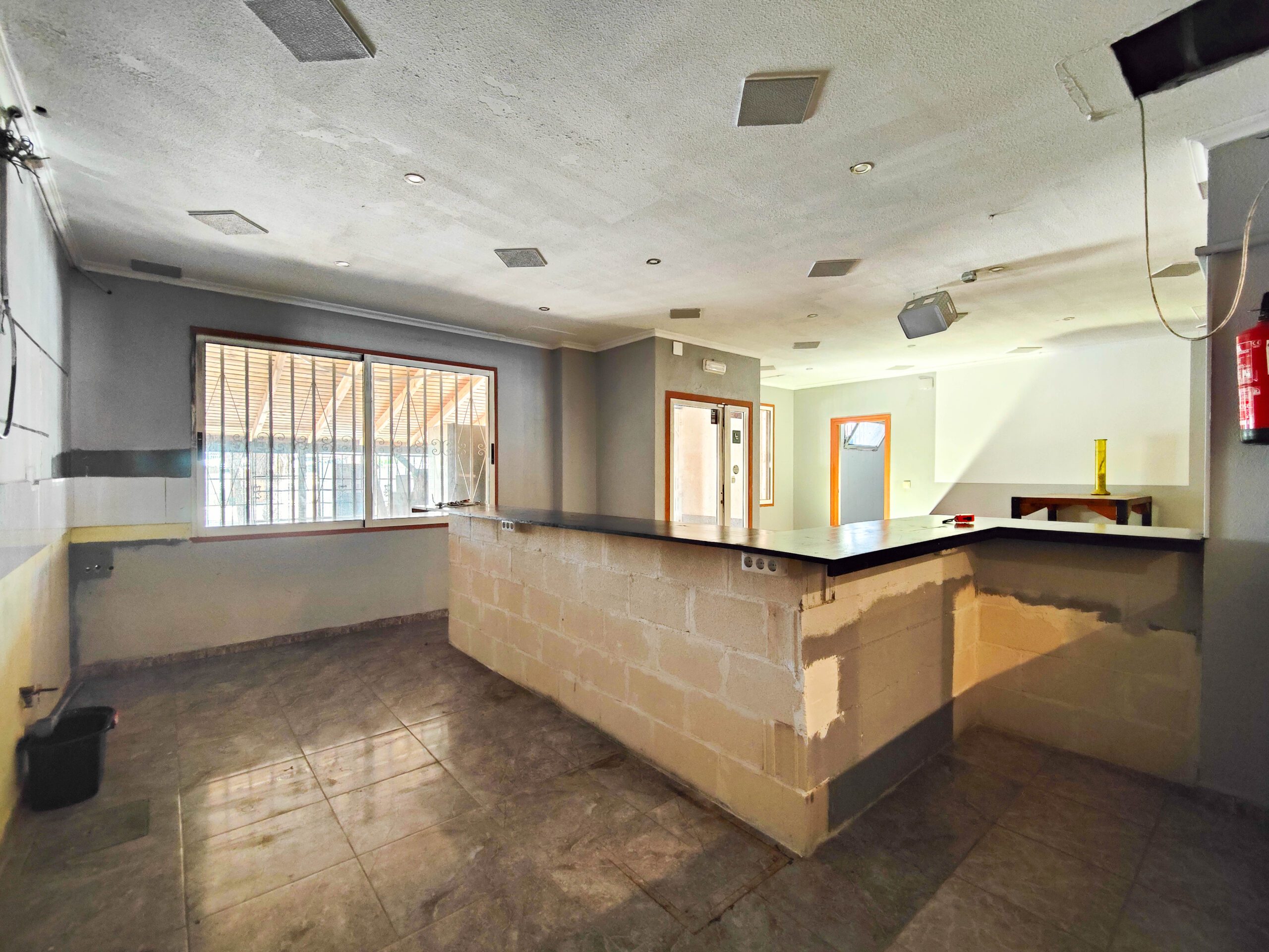 Bathroom in commercial for sale in Torrevieja