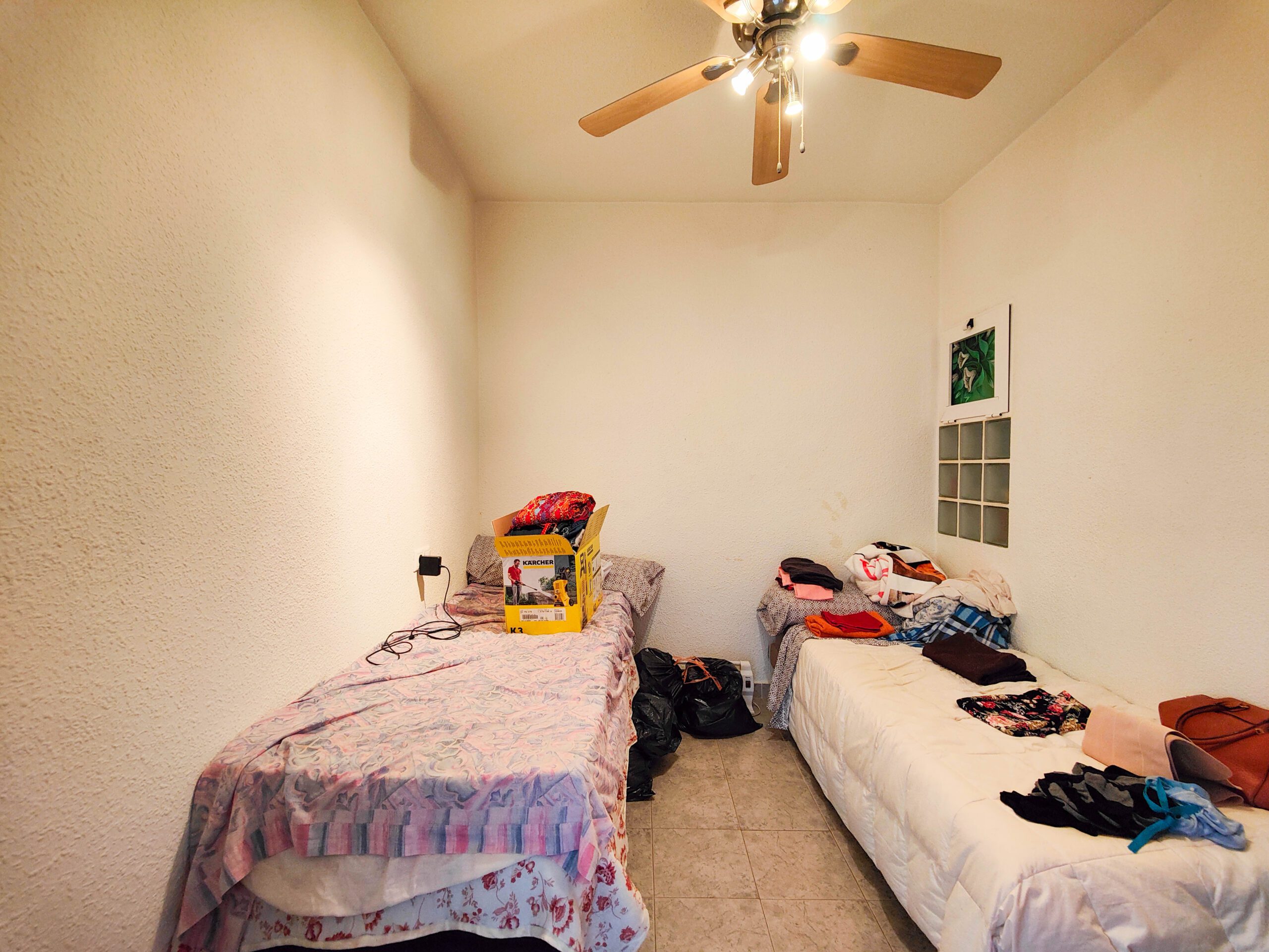 Bedroom in commercial for sale in Torrevieja