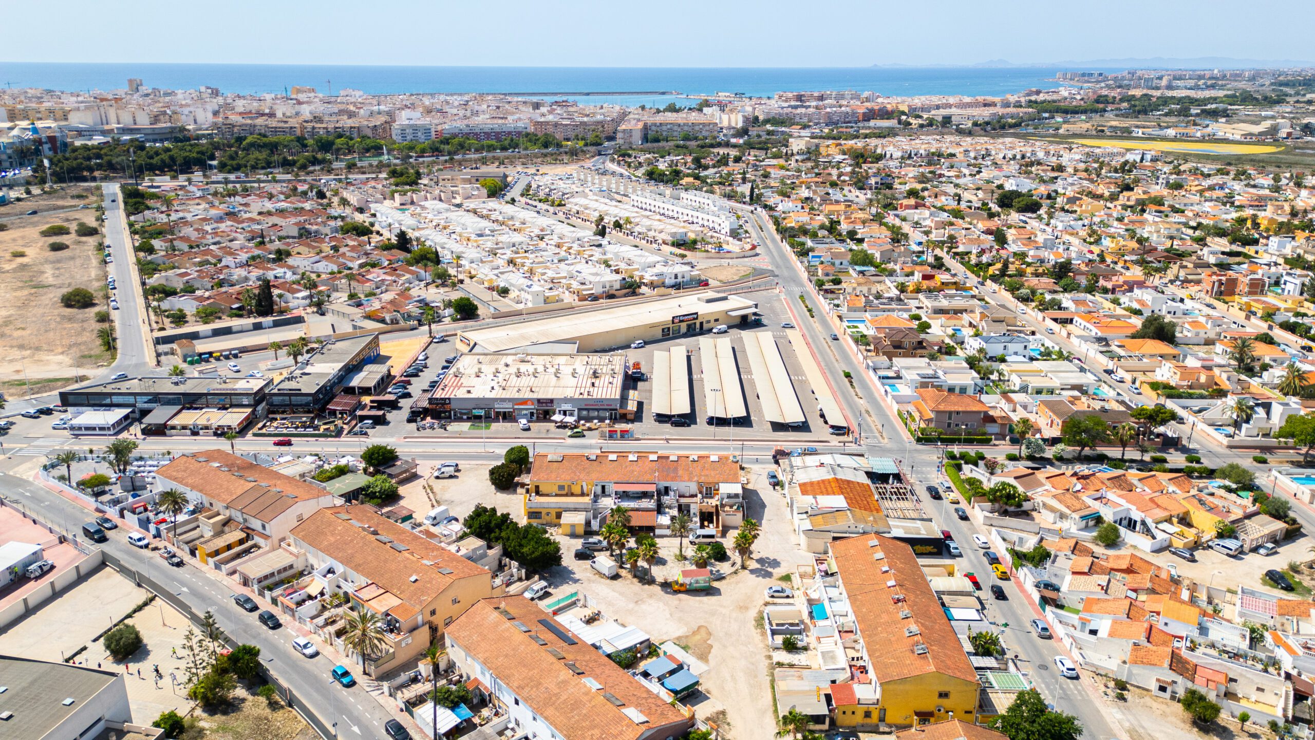 Master bedroom in commercial for sale in Torrevieja