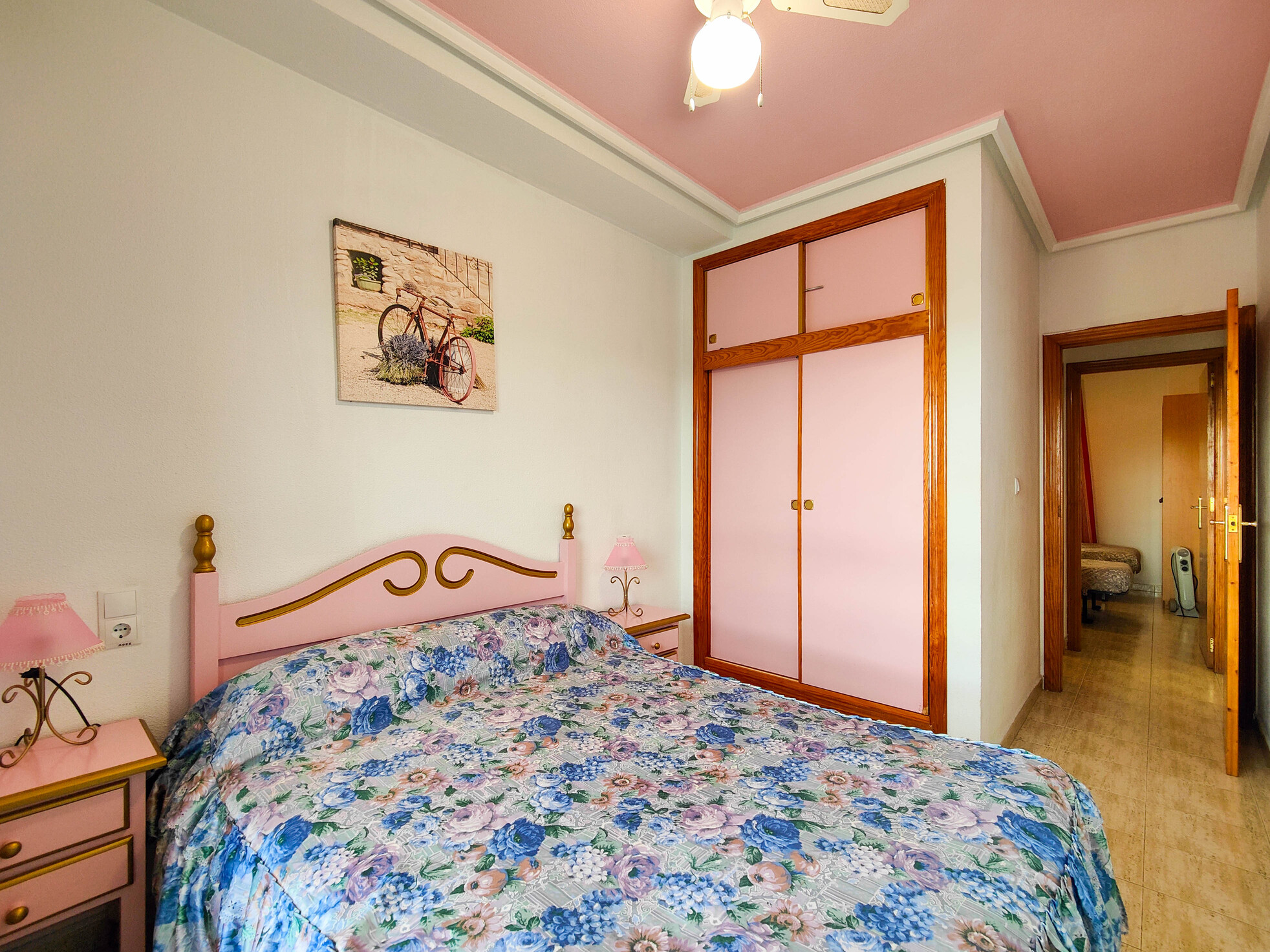 Bedroom in apartment for sale in Torrevieja