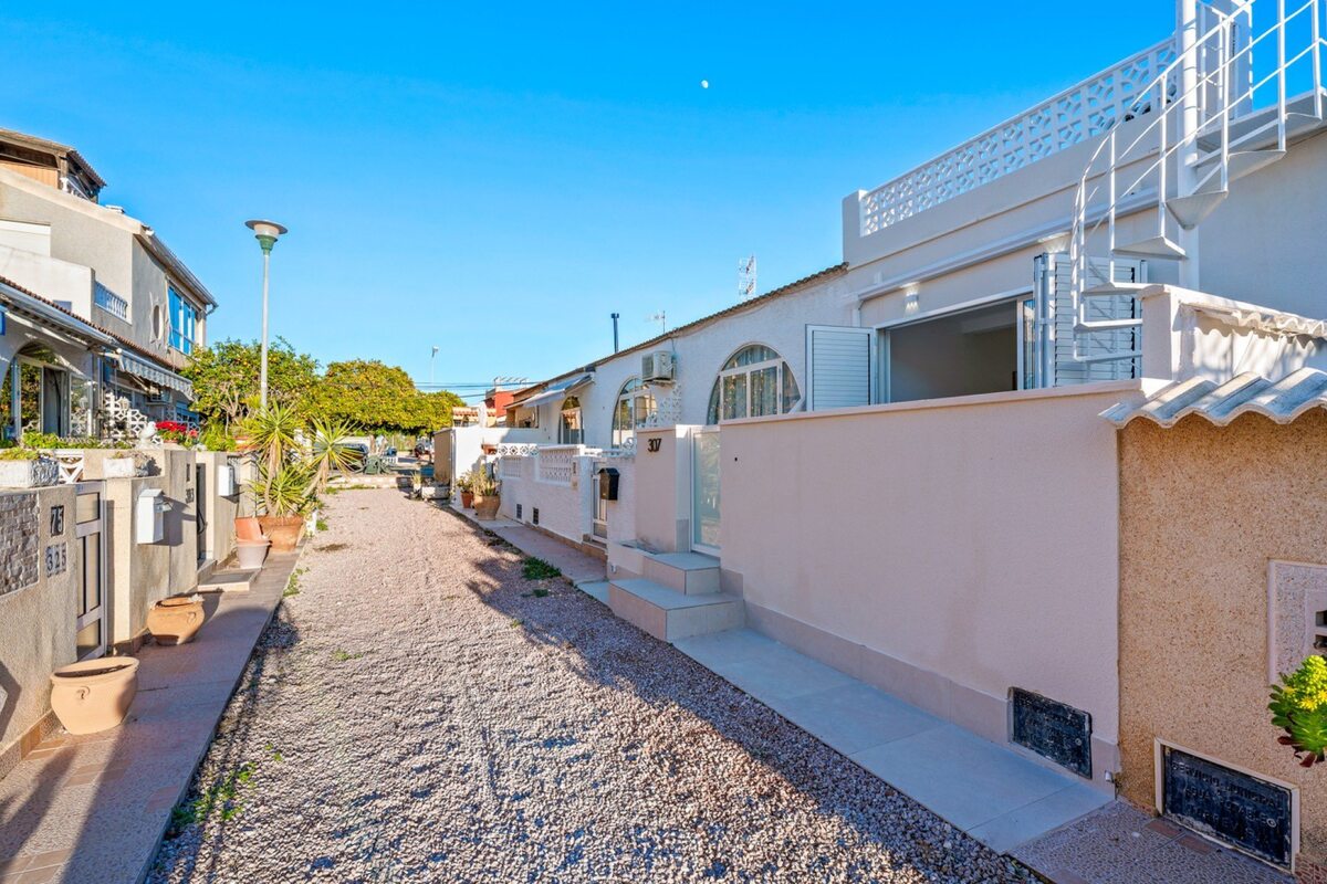 Bedroom in terraced for sale in Torrevieja