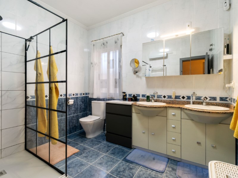 Terrace in villa for sale in Torrevieja