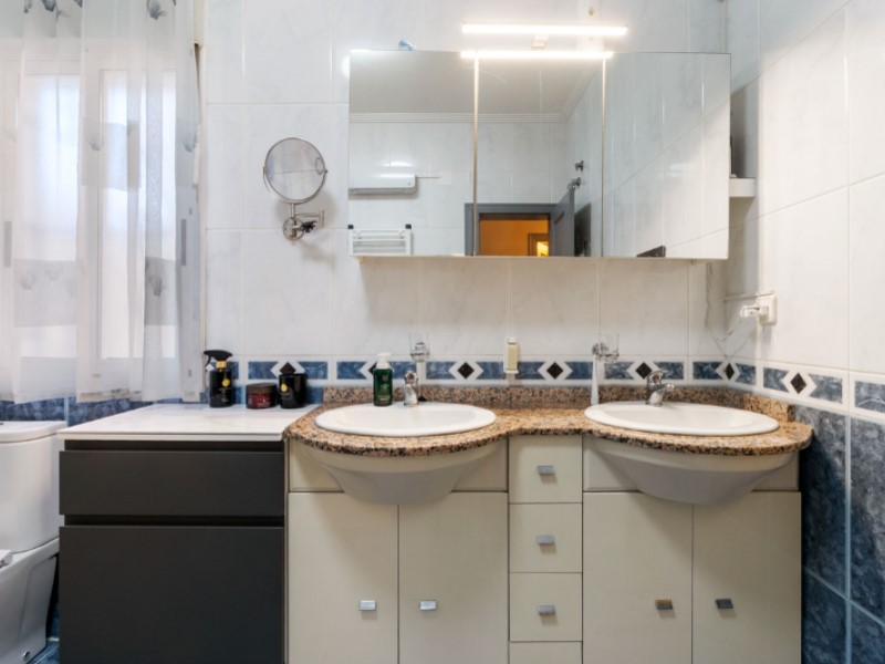 Pool area in villa for sale in Torrevieja