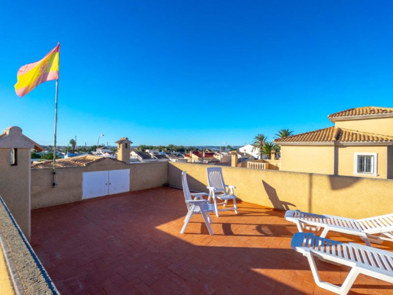 Bedroom in villa for sale in Torrevieja