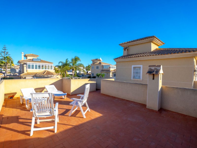 Exterior view in villa for sale in Torrevieja