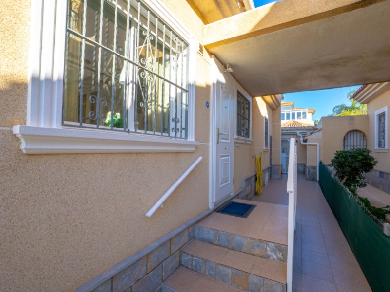 Garden in villa for sale in Torrevieja