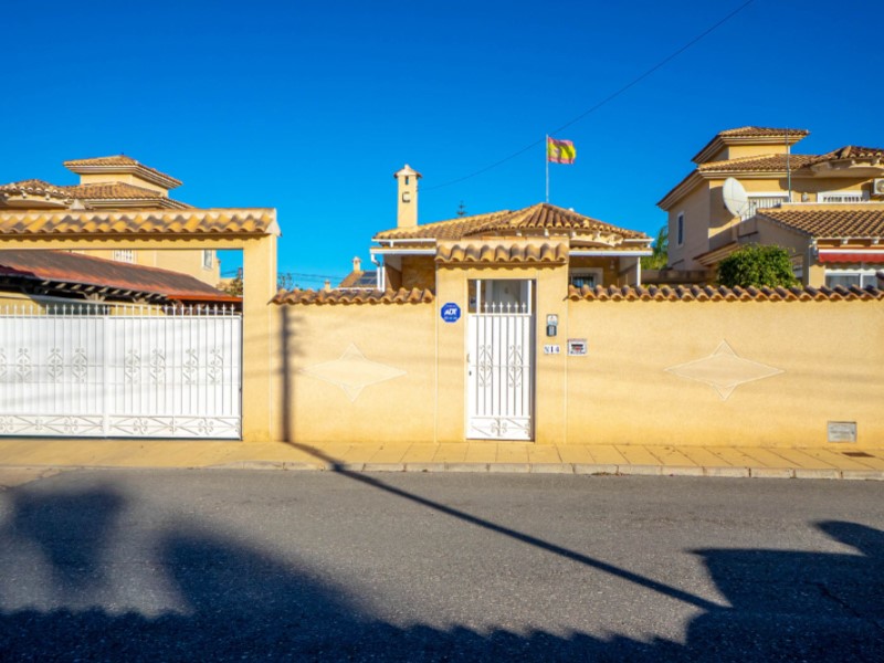 Living room in villa for sale in Torrevieja