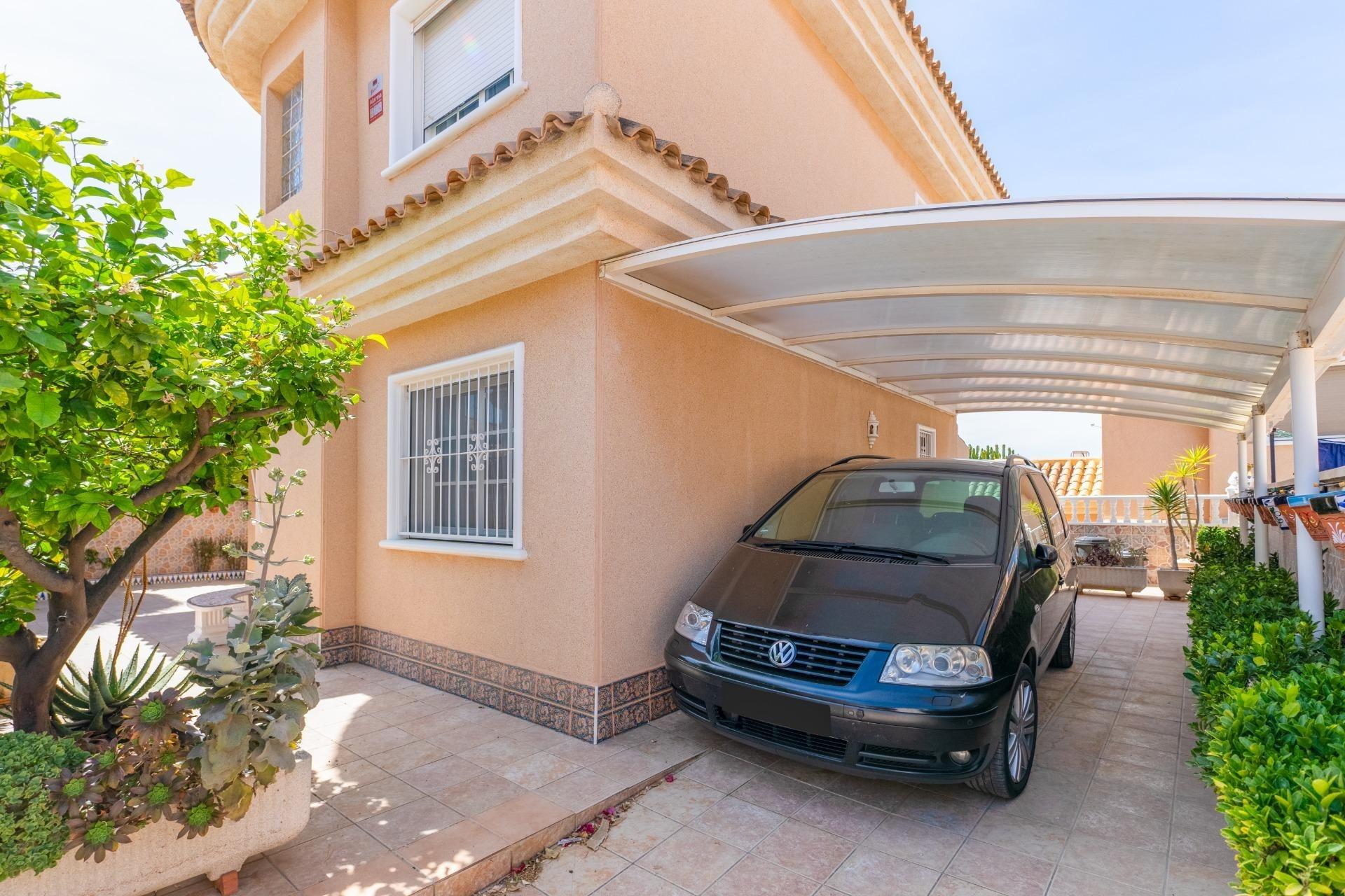 Living room in villa for sale in Torrevieja