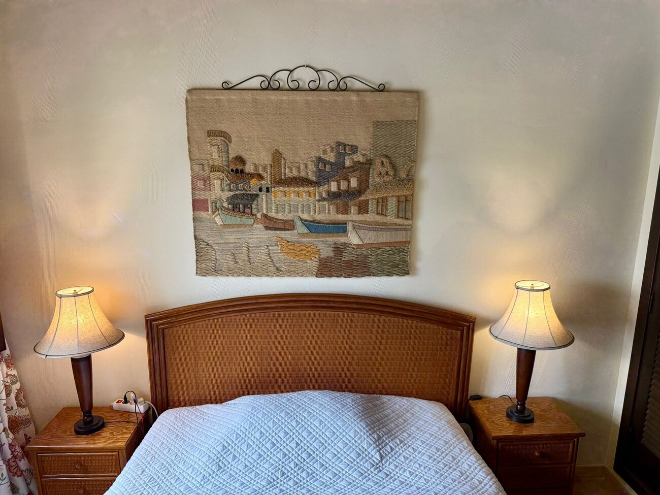 Bedroom in villa for sale in Hacienda del Alamo