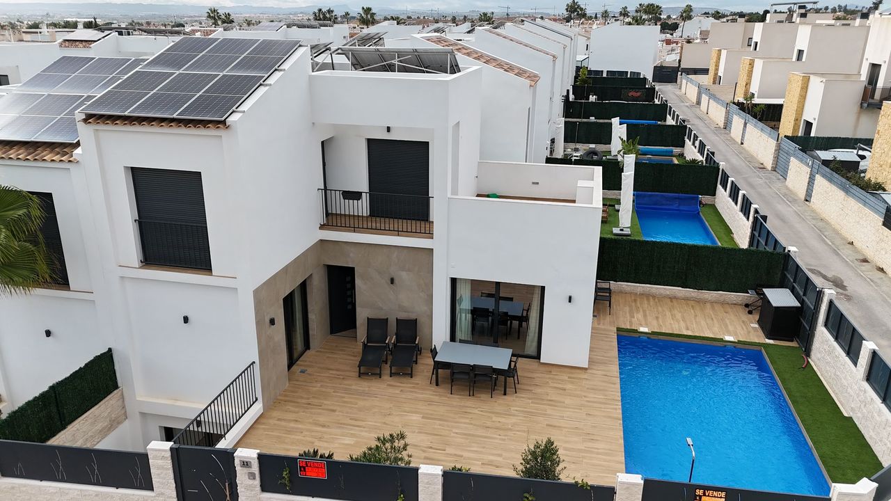 Dining area in villa for sale in Ciudad Quesada