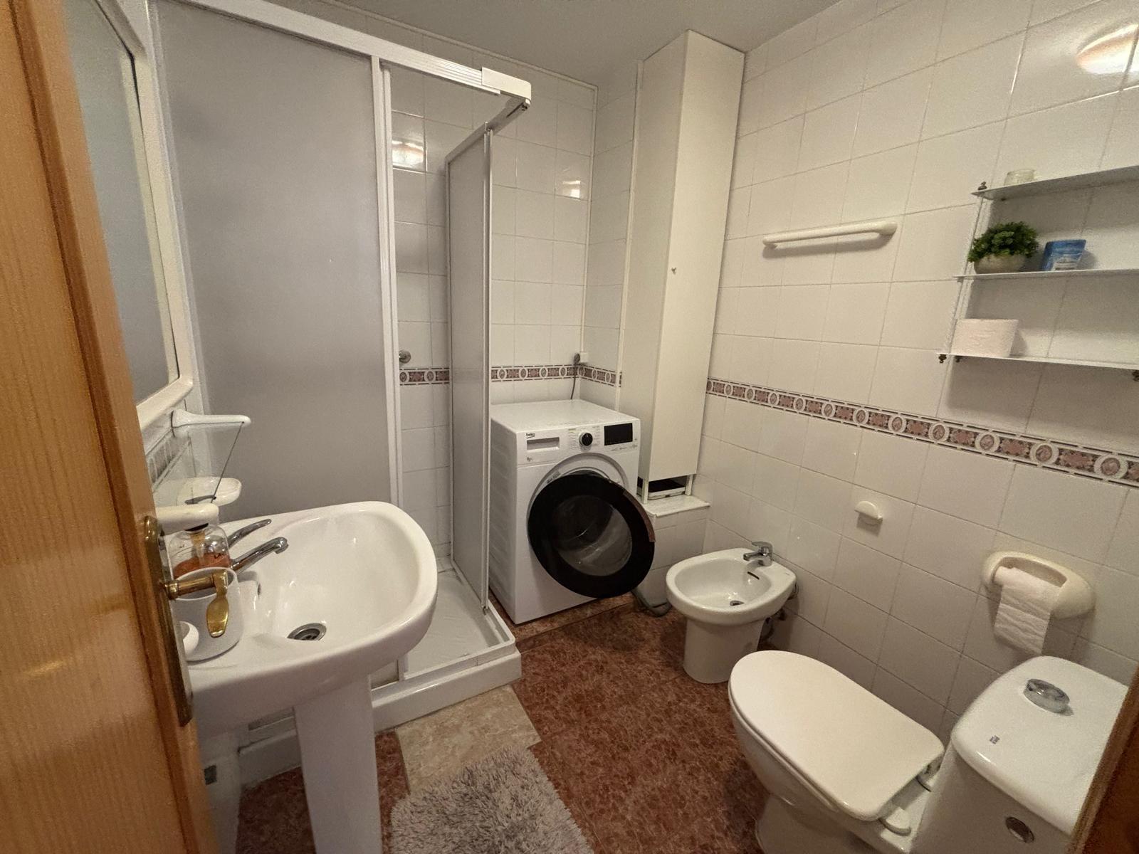 Bedrooms: 3, Bathrooms: 1, Apartment in Torrevieja, Alicante, Spain