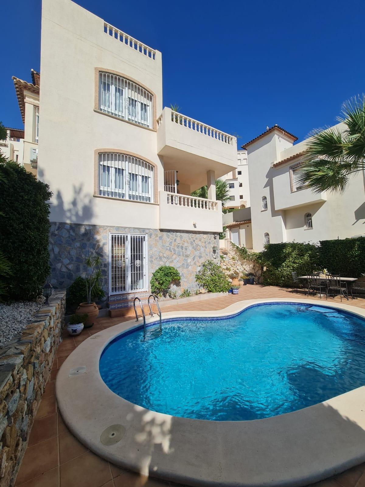 Bedrooms: 3, Bathrooms: 2, Villa in Orihuela Costa, Alicante, Spain
