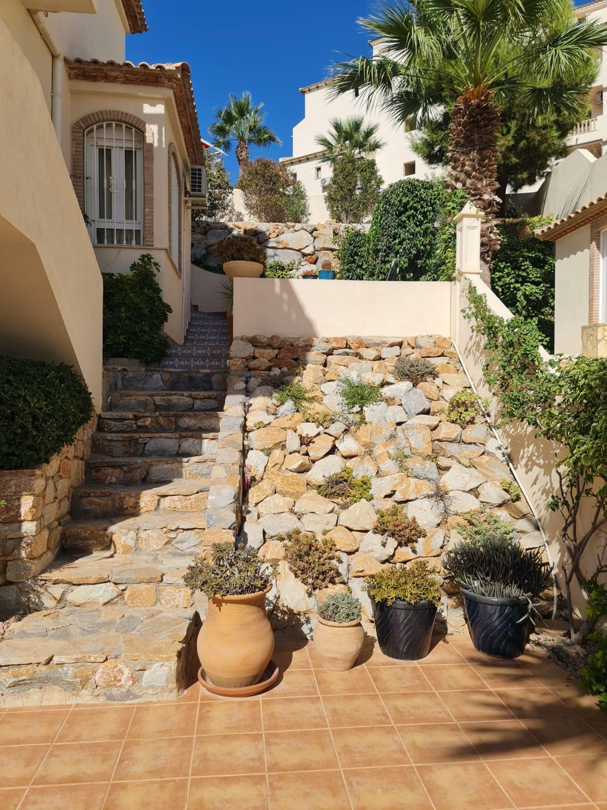 Garden in villa for sale in Orihuela Costa