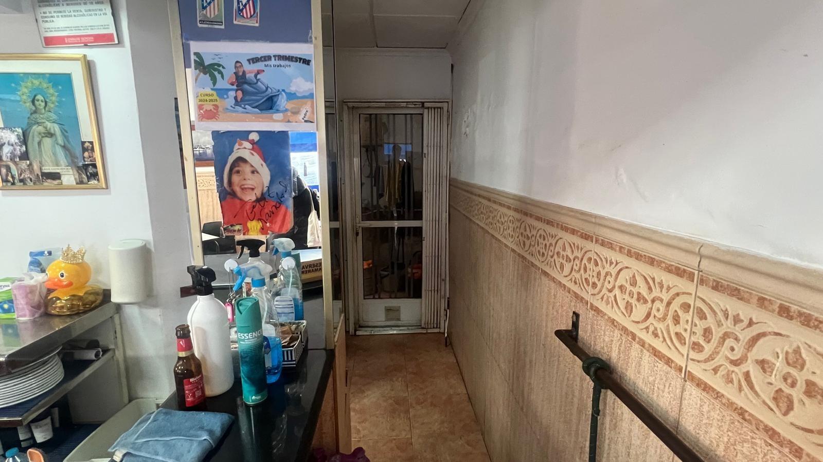 Bedroom in commercial for sale in Torrevieja